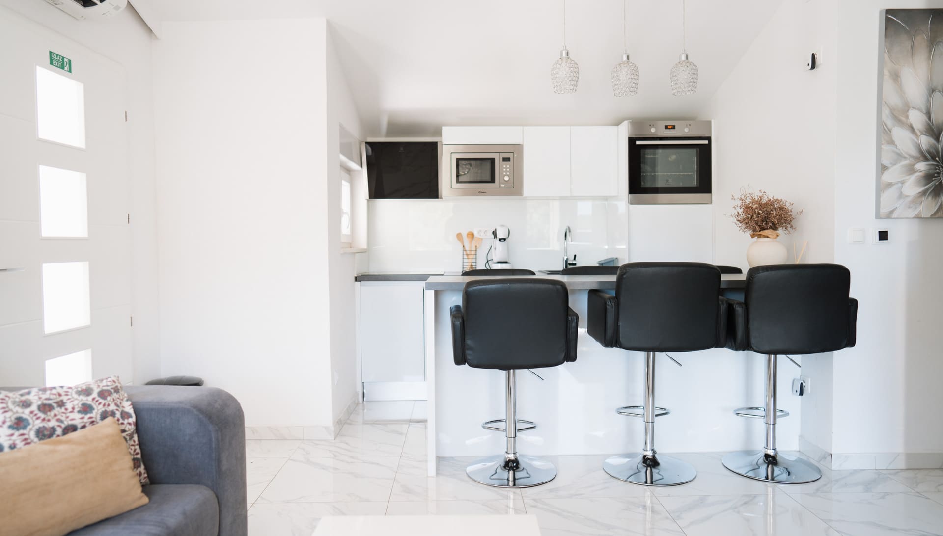 Kitchen island overview